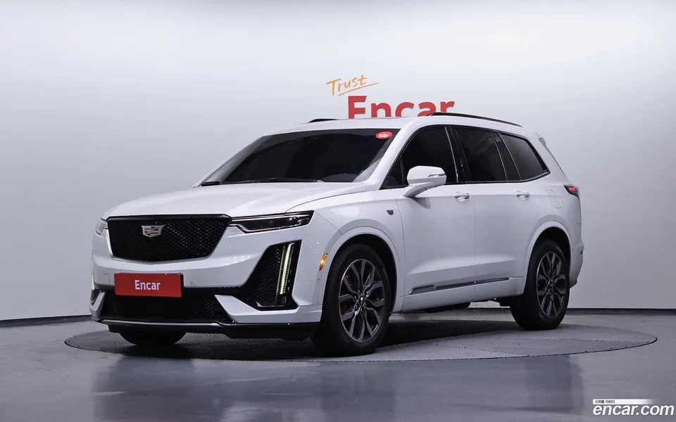 Cadillac XT6 3.6 2023 — фото 1, купить с доставкой в Москву