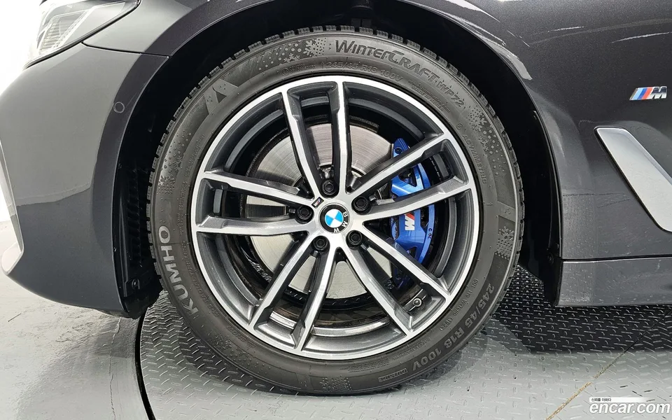 BMW 5 Series 520i M 2023 — миниатюра 2