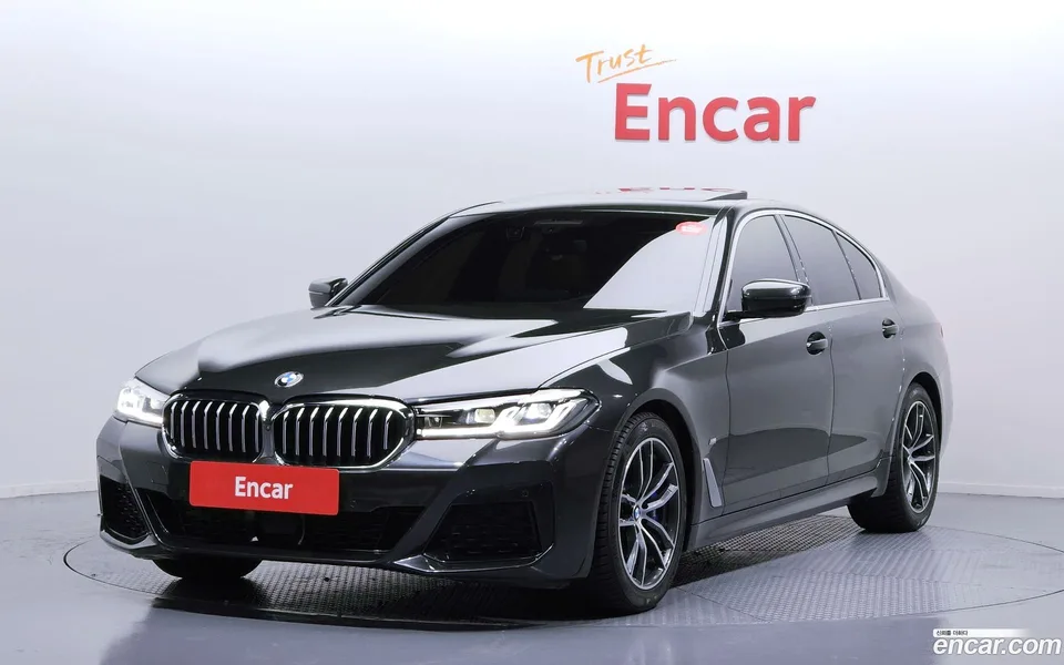 BMW 5 Series 520i M 2023 — фото 1, купить с доставкой в Москву