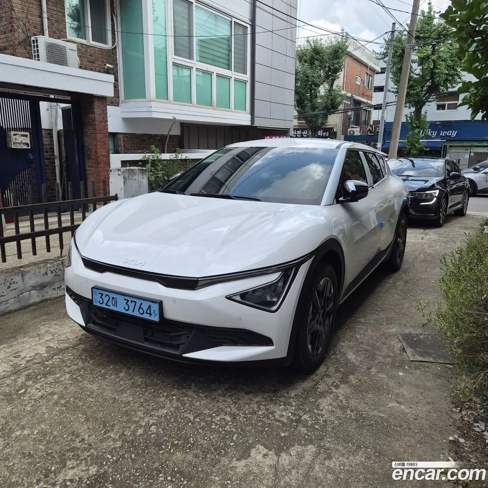 Kia EV6 2WD 2025 — thumbnail 2