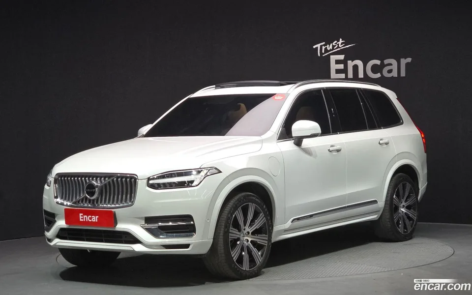 Volvo XC90 T8 2022 — фото 1, купить с доставкой в Москву