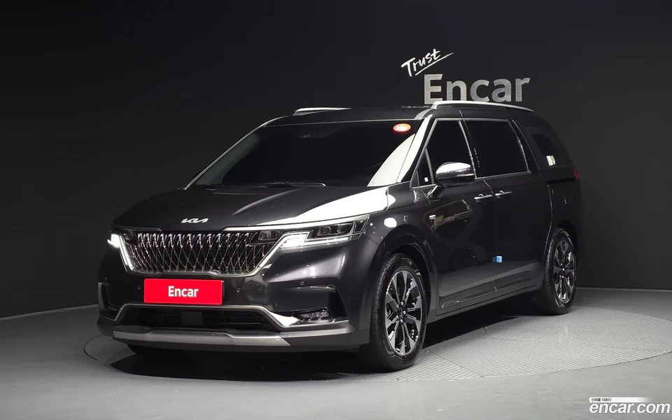 Kia Carnival 7 2022 — фото 1, купить с доставкой в Москву