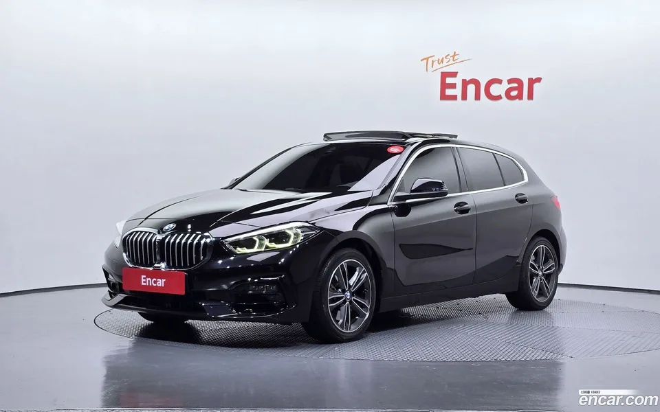 BMW 1 Series 120i 2022 — фото 1, купить с доставкой в Москву