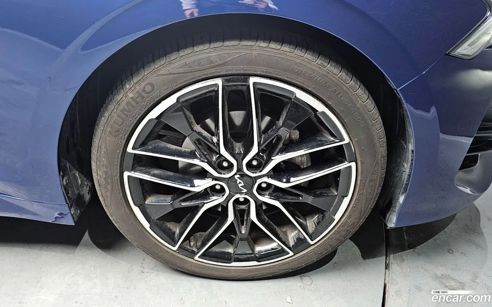 Kia K5 1.6 2023 — миниатюра 2