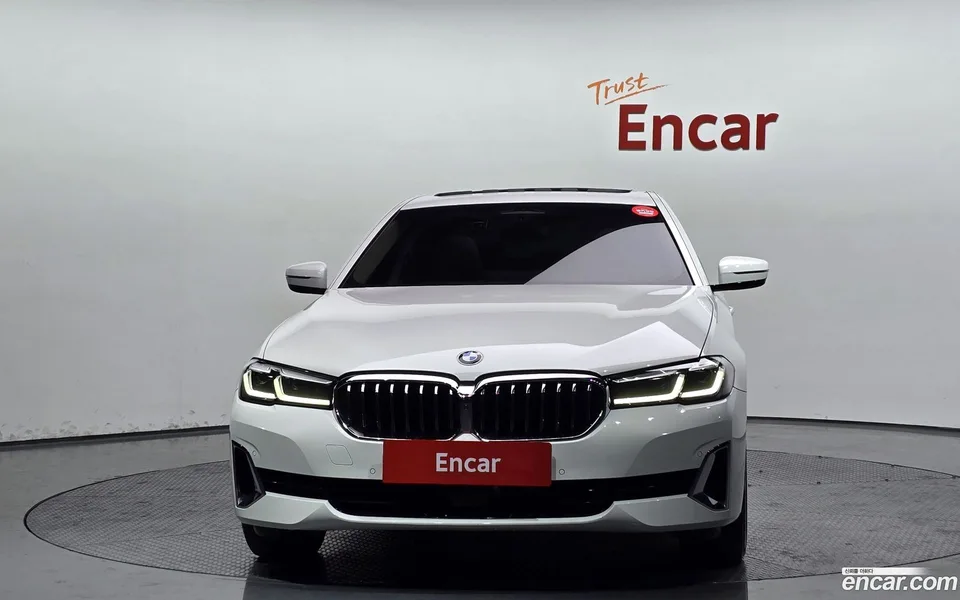 BMW 5 Series 530i xDrive 2023 — миниатюра 3