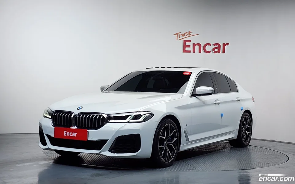 BMW 5 Series 530i M 2022 — фото 1, купить с доставкой в Москву