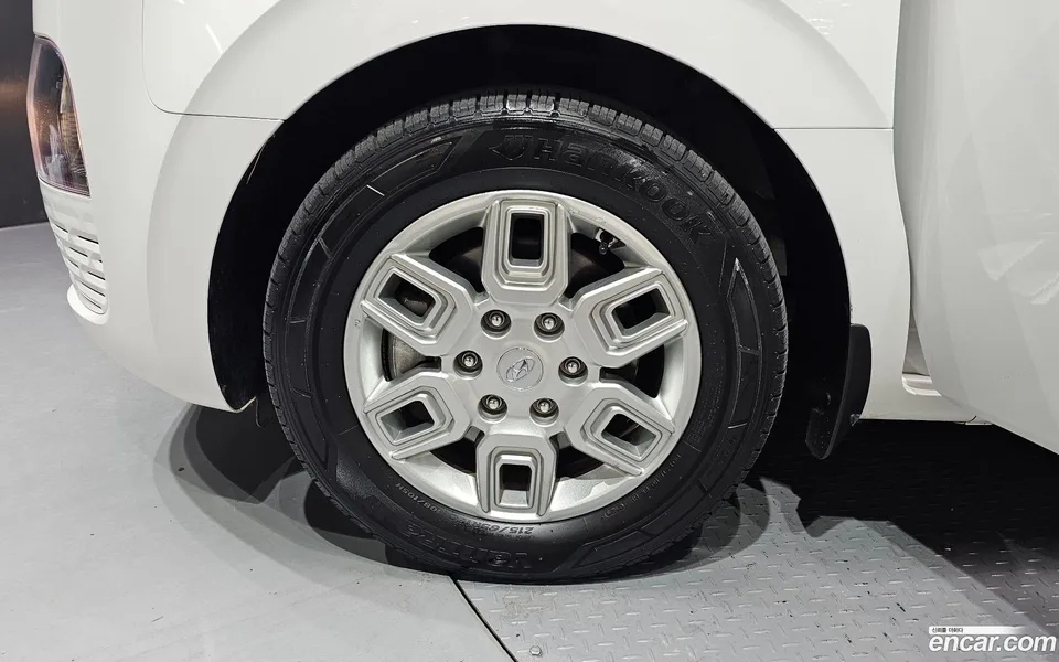 Hyundai Staria 9 2023 — миниатюра 2