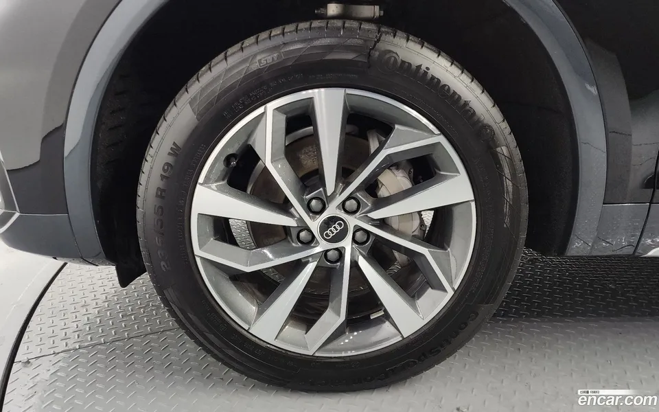 Audi Q5 45 TFSI 2023 — миниатюра 2