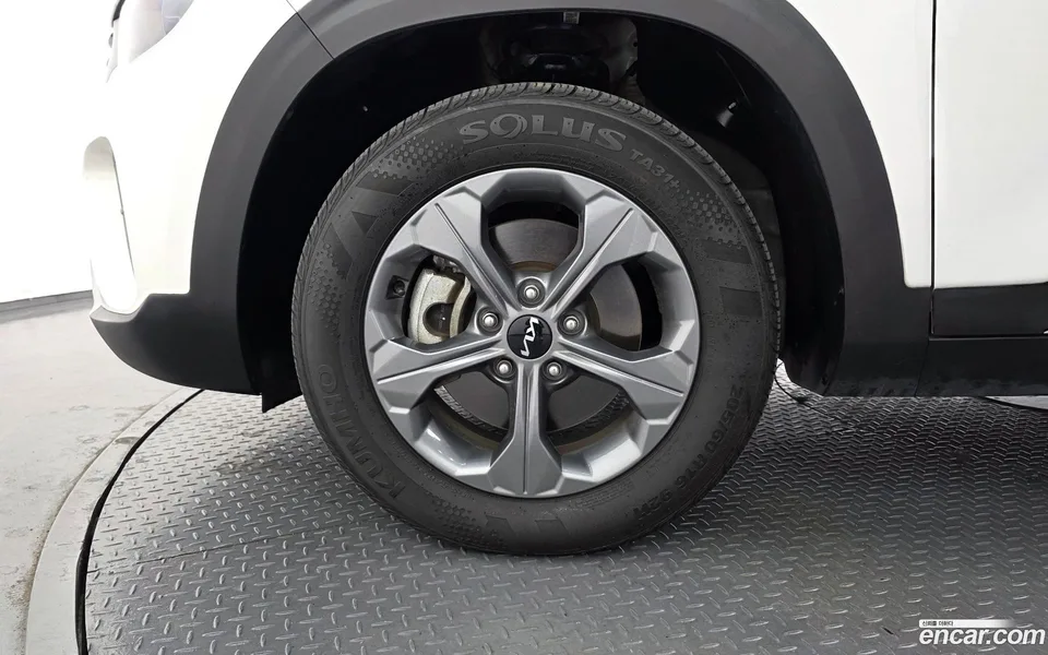 Kia Seltos 1.6 2WD 2023 — миниатюра 2