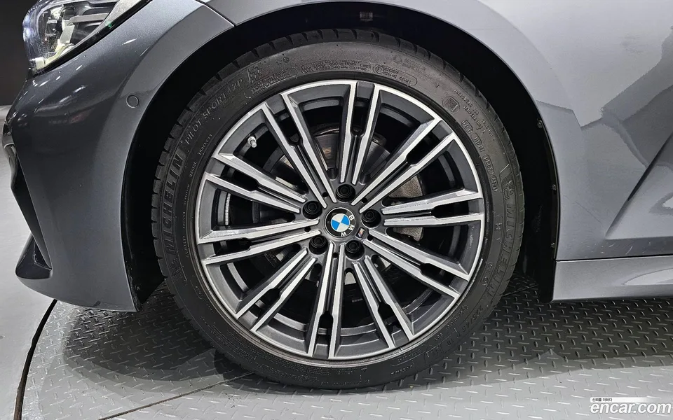 BMW 3 Series 320i M 2022 — миниатюра 5