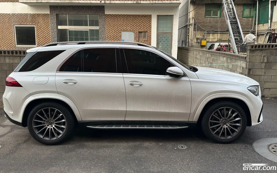 Mercedes-Benz GLE-Class GLE450 4MATIC 2025 — thumbnail 3