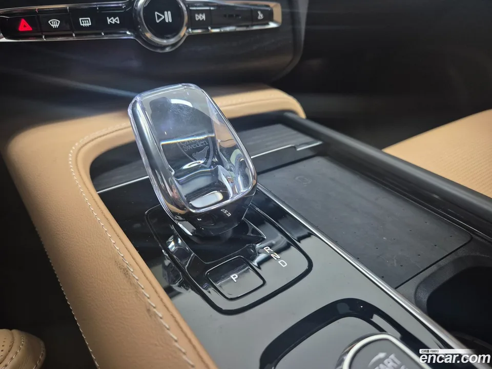 Volvo XC90 T8 2024 — миниатюра 5