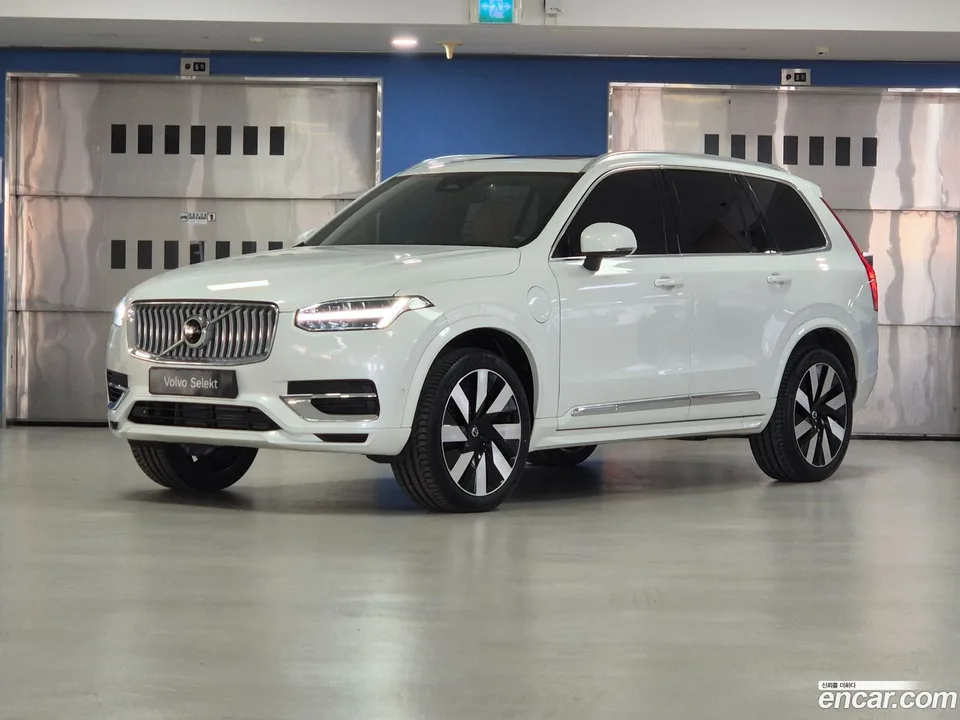 Volvo XC90 T8 2024 — фото 1, купить с доставкой в Москву