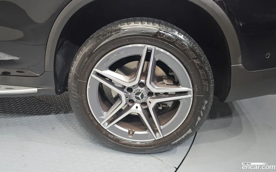Mercedes-Benz GLC-Class GLC300e 4MATIC 2022 — миниатюра 2