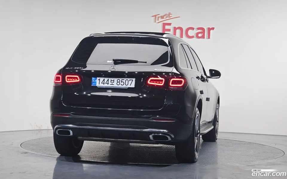 Mercedes-Benz GLC-Class GLC300e 4MATIC 2022 — миниатюра 4