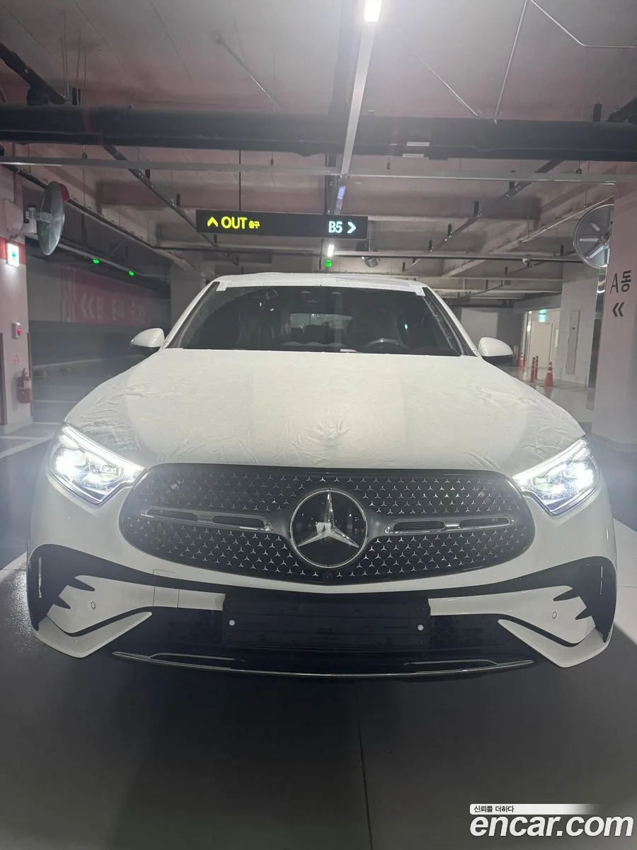 Mercedes-Benz GLC-Class GLC300 4MATIC 2026 — фото 1, купить с доставкой в Москву