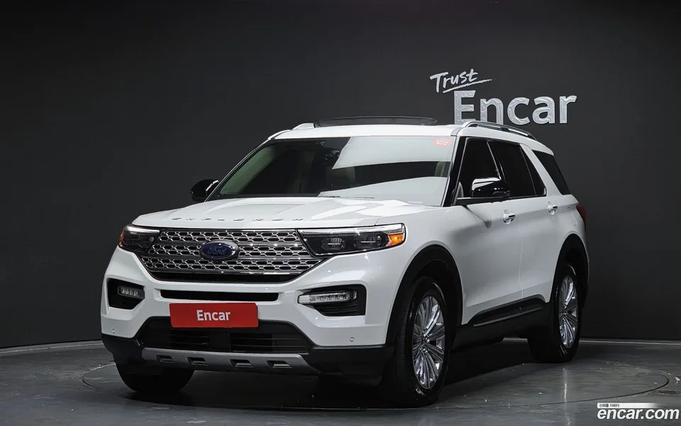 Ford Explorer 2.3 4WD 2022 — фото 1, купить с доставкой в Москву