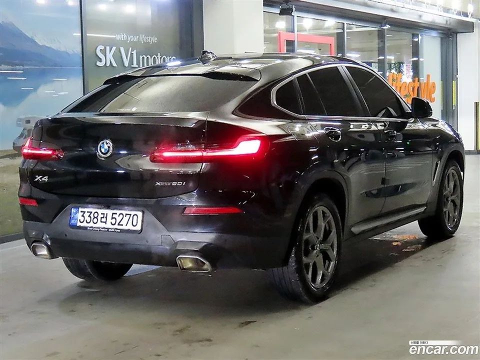 BMW X4 xDrive20i xLine 2023 — миниатюра 4