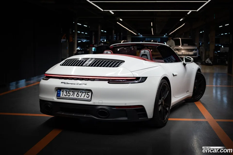 Porsche 911 (992) 4 GTS 2023 — миниатюра 4