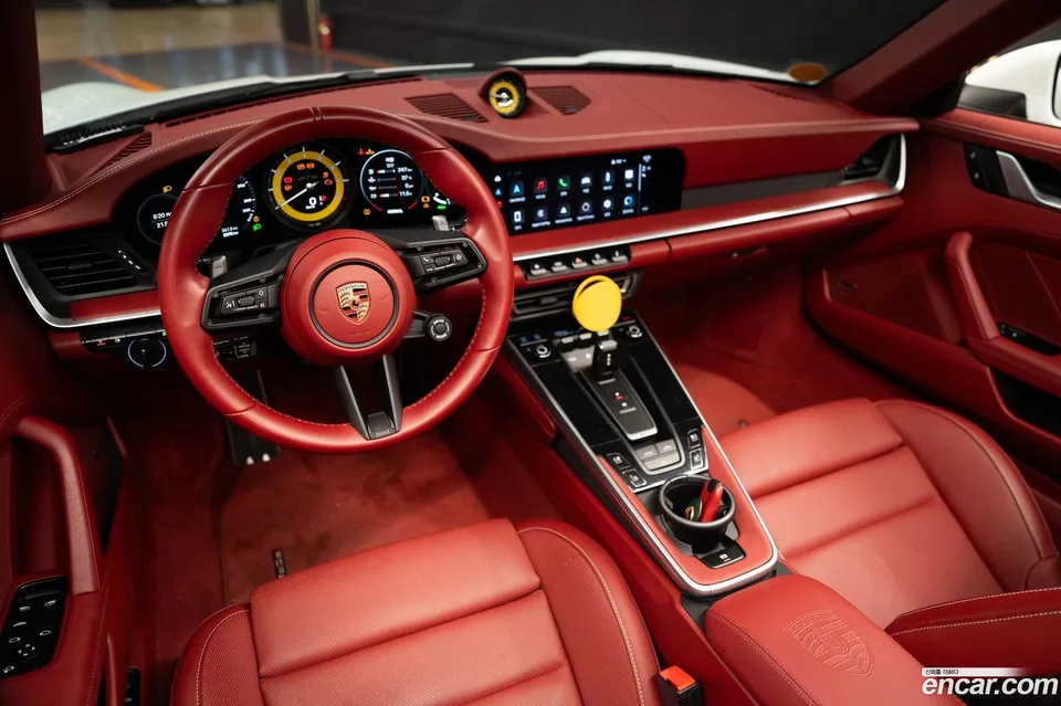 Porsche 911 (992) 4 GTS 2023 — миниатюра 5