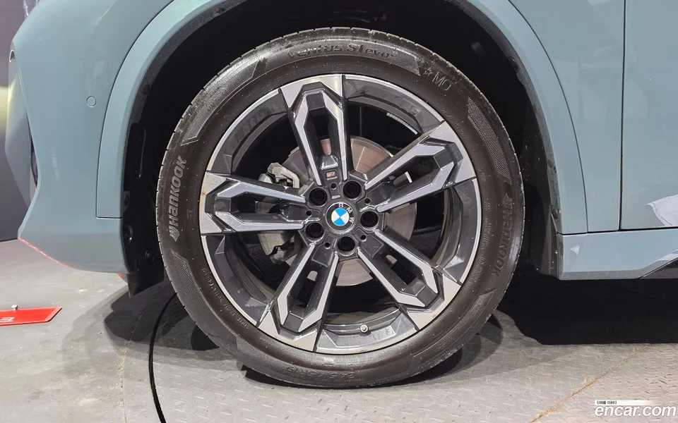 BMW X1 sDrive 20i M 2023 — миниатюра 2