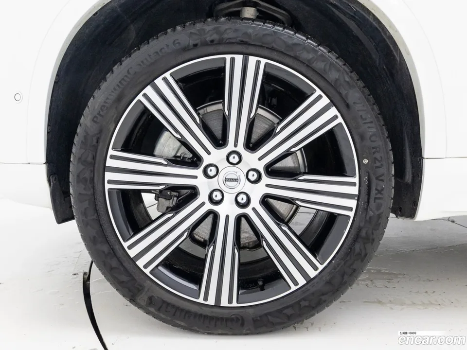 Volvo XC90 B6 2025 — миниатюра 2
