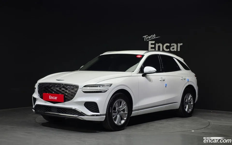 Genesis GV70 2.5T 2WD 2025 — фото 1, купить с доставкой в Москву