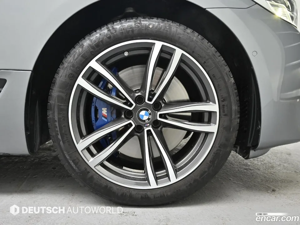 BMW 6 Series GT 620d M 2023 — миниатюра 5