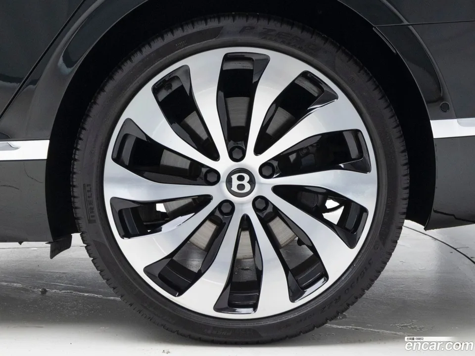 Bentley Flying Spur 4.0 2024 — миниатюра 2