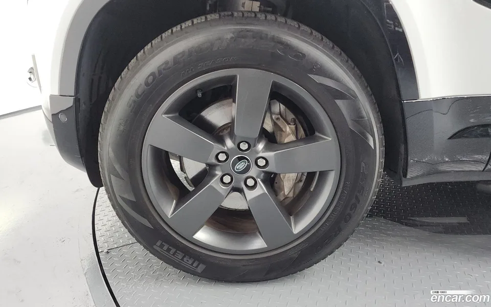Land Rover Defender 130 D300 X- HSE 2023 — миниатюра 2