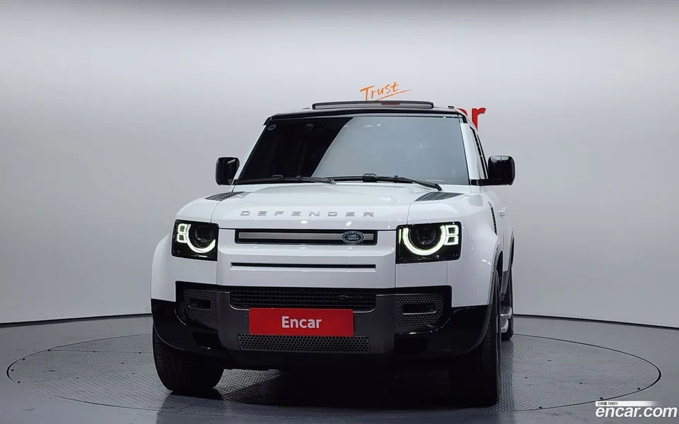 Land Rover Defender 130 D300 X- HSE 2023 — миниатюра 3