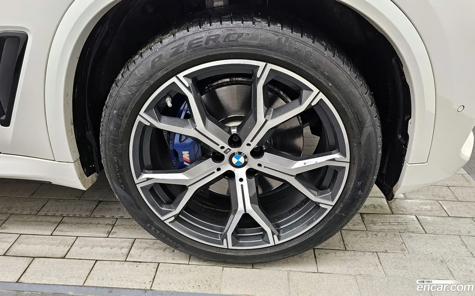 BMW X5 xDrive 40i M 2022 — миниатюра 2