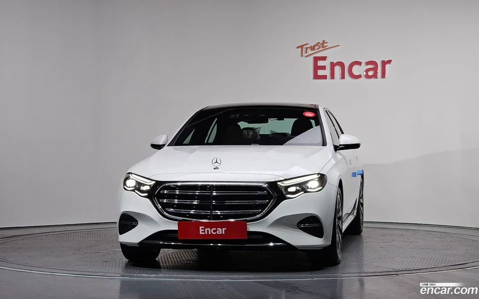 Mercedes-Benz E-Class E300 4MATIC 2025 — миниатюра 3