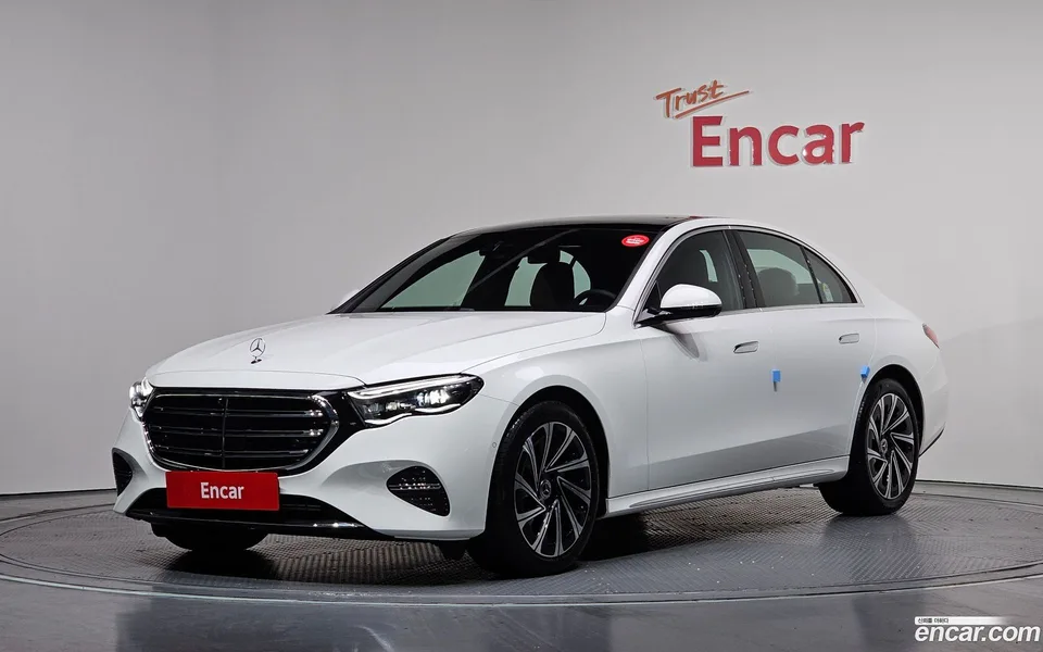 Mercedes-Benz E-Class E300 4MATIC 2025 — фото 1, купить с доставкой в Москву