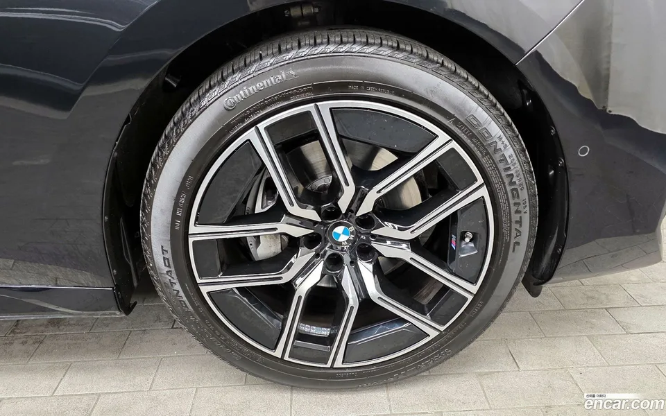BMW 7 Series 740d xDrive M 2024 — миниатюра 2