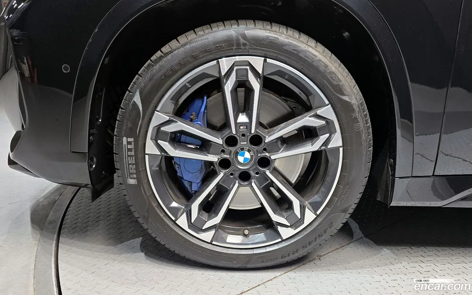 BMW X1 M35i xDrive 2024 — миниатюра 2