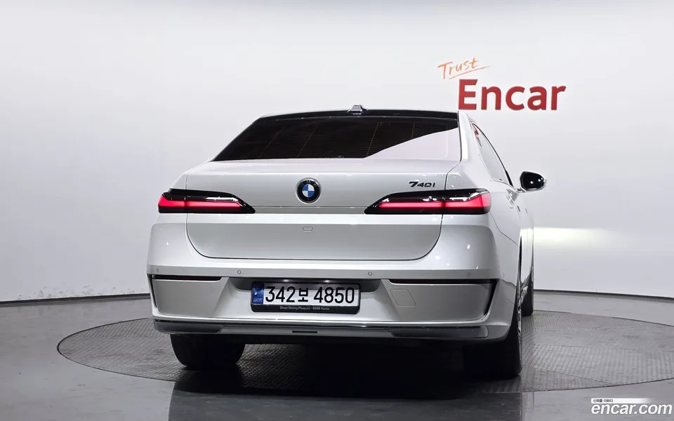 BMW 7 Series 740i sDrive 2023 — миниатюра 4