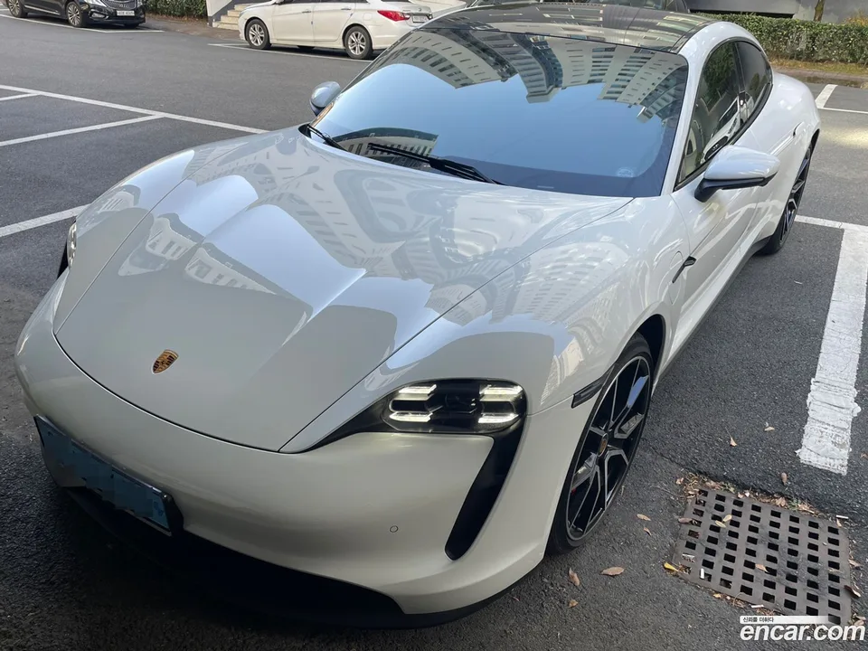 Porsche Taycan 4S 2023 — фото 1, купить с доставкой в Москву