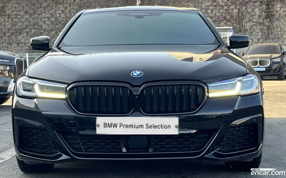 BMW 5 Series 530e M 2023 — миниатюра 3
