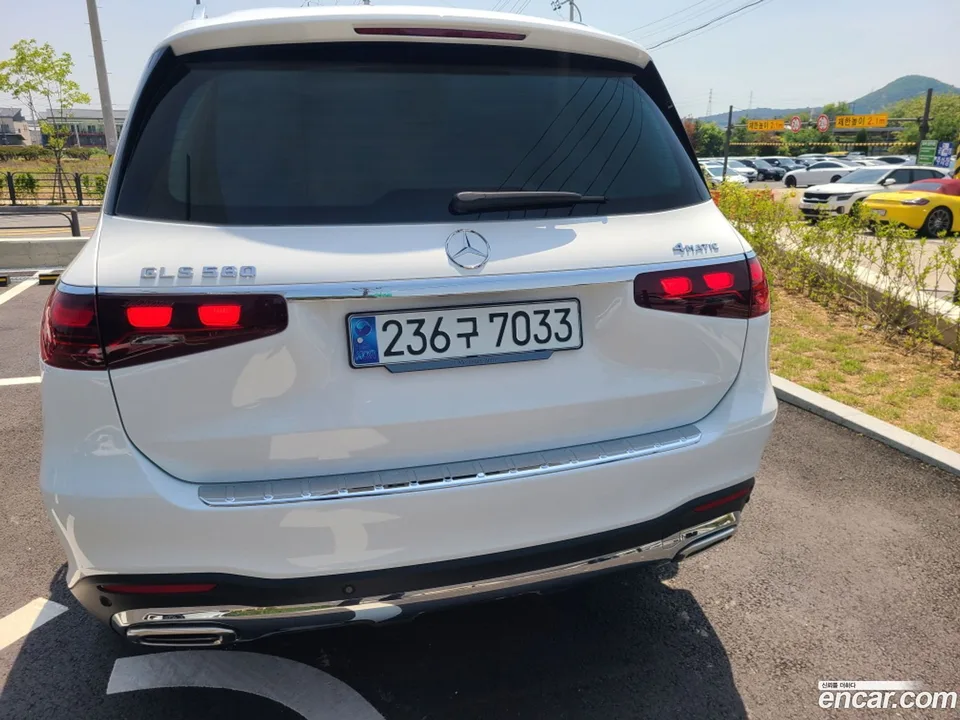 Mercedes-Benz GLS-Class GLS580 4MATIC 2024 — миниатюра 4