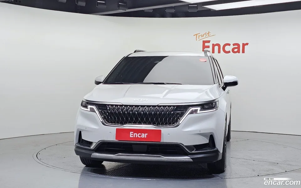 Kia Carnival 9 2023 — thumbnail 3