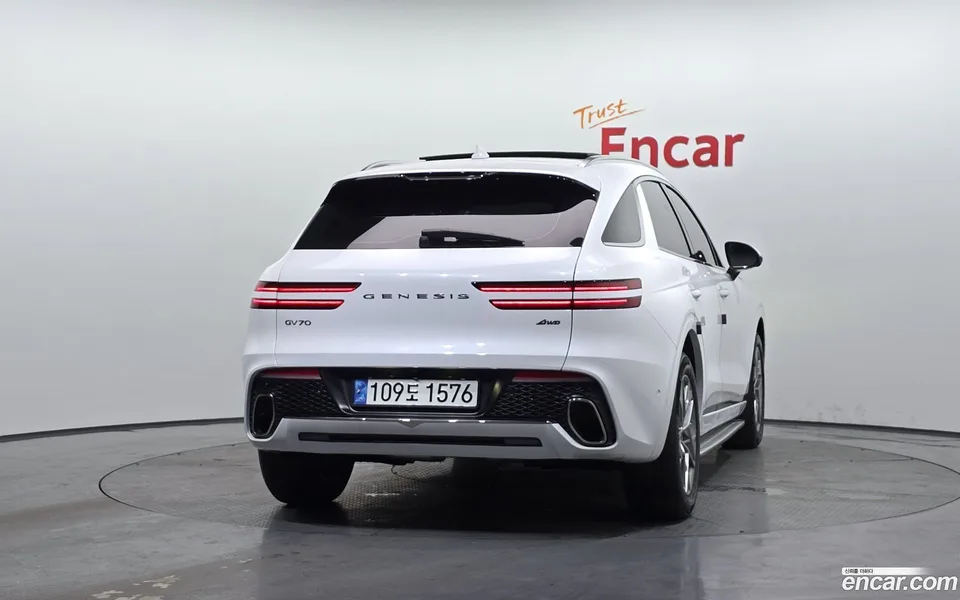 Genesis GV70 2.5T AWD 2023 — миниатюра 4
