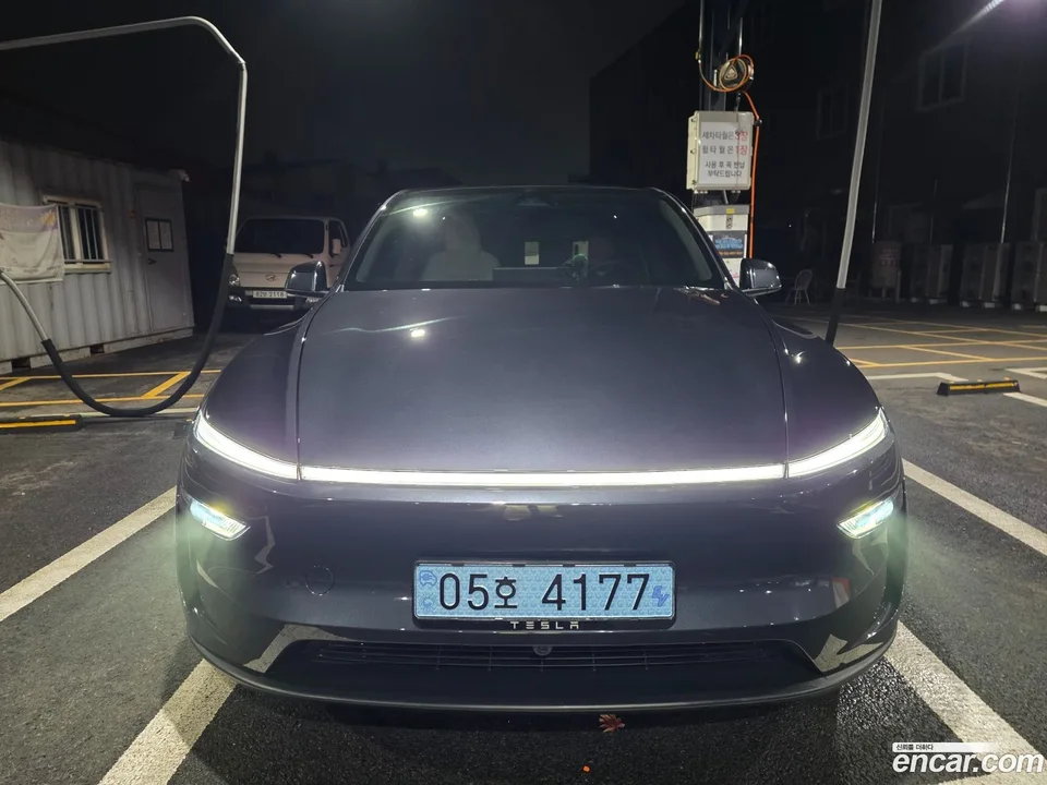 Tesla Model Y RWD 2025 — фото 1, купить с доставкой в Москву