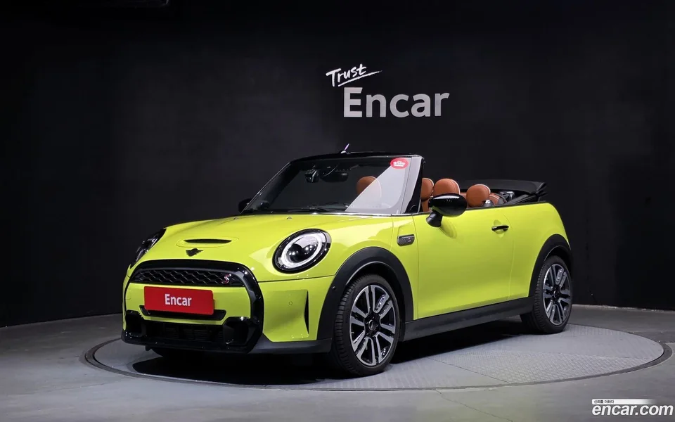MINI Cooper S Convertible 2024 — фото 1, купить с доставкой в Москву