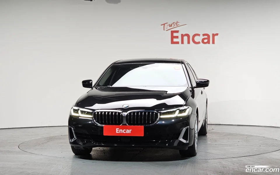 BMW 5 Series 520i 2023 — миниатюра 3