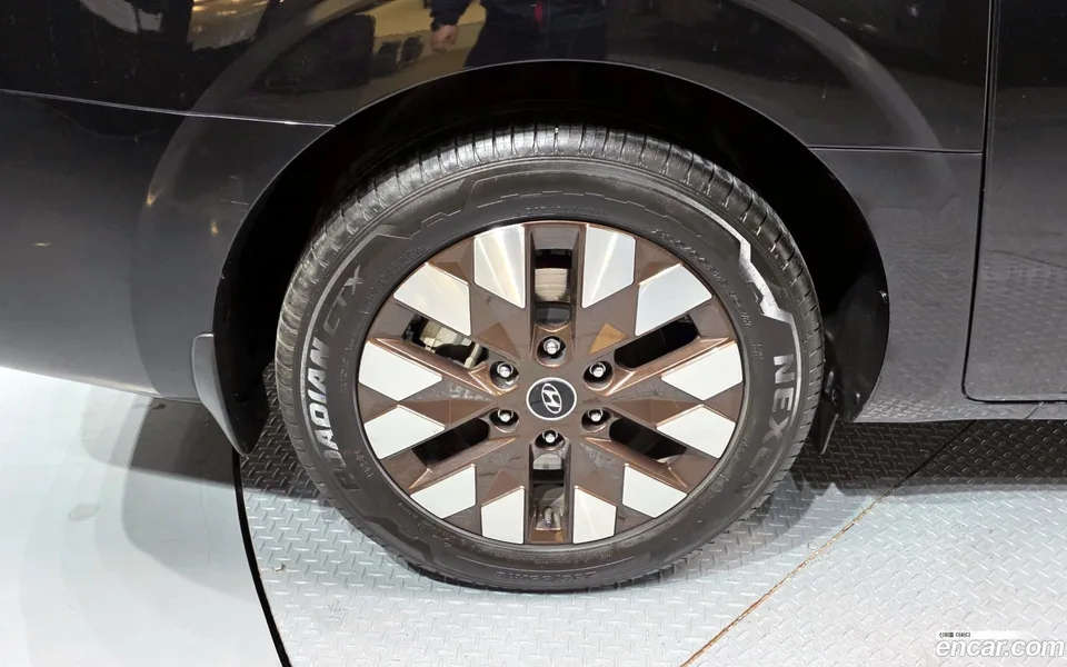 Hyundai Staria 4WD 9 2024 — миниатюра 5