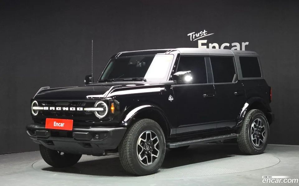 Ford Bronco 2.3 2024 — фото 1, купить с доставкой в Москву