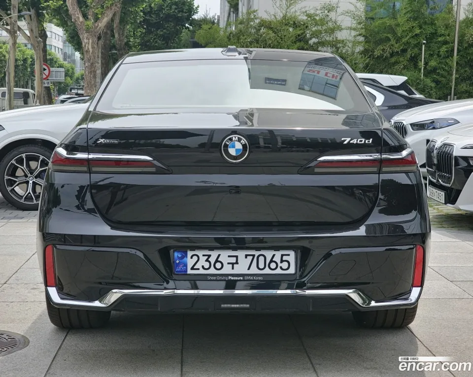 BMW 7 Series 740d xDrive M 2024 — миниатюра 4
