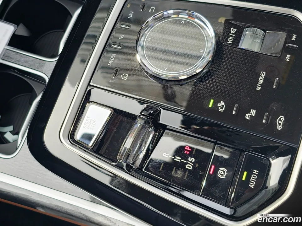 BMW 7 Series 740d xDrive M 2024 — миниатюра 5