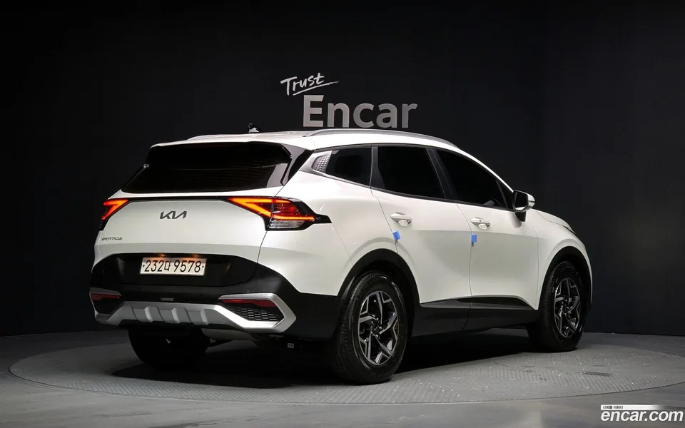 Kia Sportage 2.0 2WD 2022 — фото 1, купить с доставкой в Москву